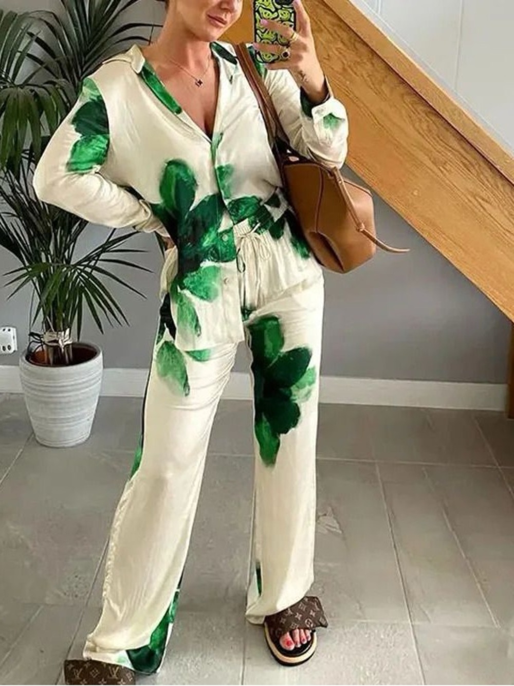 Zara Cream Wide-Leg Pants with Green Floral Print - Picture 2 of 5